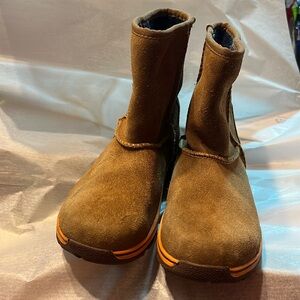 Ugg boots for kids. USA size 2 like new condition. Reinforced rubber sole